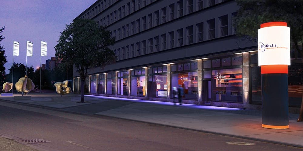 Kundendienstcenter Profectis in Berlin, nächtliche Visualisierung der beleuchteten Erdgeschosszone mit Werbepylon