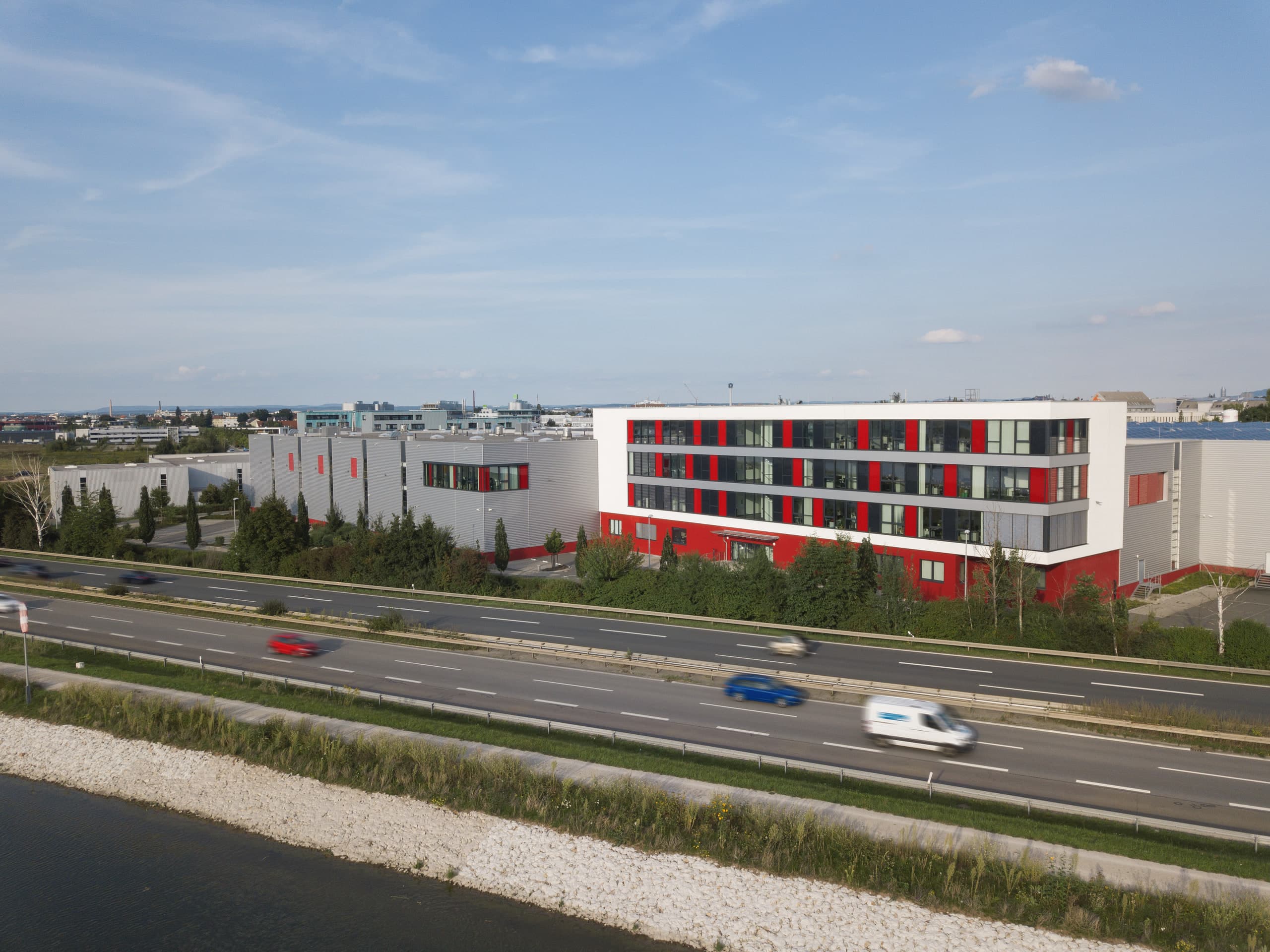 Erweiterung Büro, Lager und Produktionsflächen